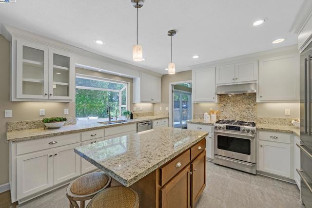 8043 Crossridge Rd, Dublin CA: https://media.crmls.org/mediaz/02b8128e-ced2-4db9-8973-757748b754a0.jpg