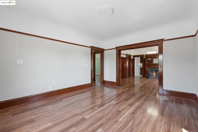 1810 Adeline St, Oakland CA: https://media.crmls.org/mediaz/02b82c20-259c-4ea2-977f-7cd80fbaab71.jpg