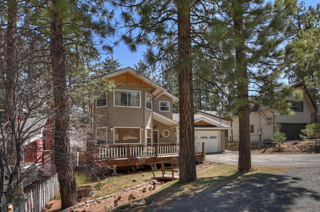 387 Wren Drive, Big Bear CA: https://media.crmls.org/mediaz/02b856f3-5d86-4b84-9d58-104375fb8c15.jpg