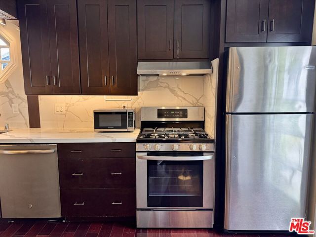 921 S Spaulding Avenue, Los Angeles CA: https://media.crmls.org/mediaz/02b89704-13d4-4923-b5fa-e673ffaa464c.jpg