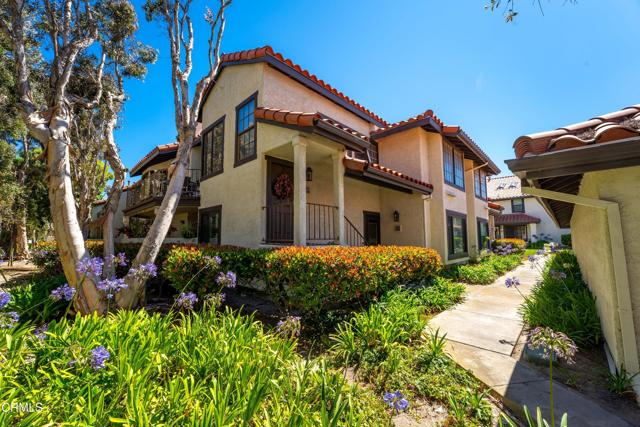 Detail Gallery Image 3 of 31 For 2200 Martinique Ln, Oxnard,  CA 93035 - 2 Beds | 2 Baths