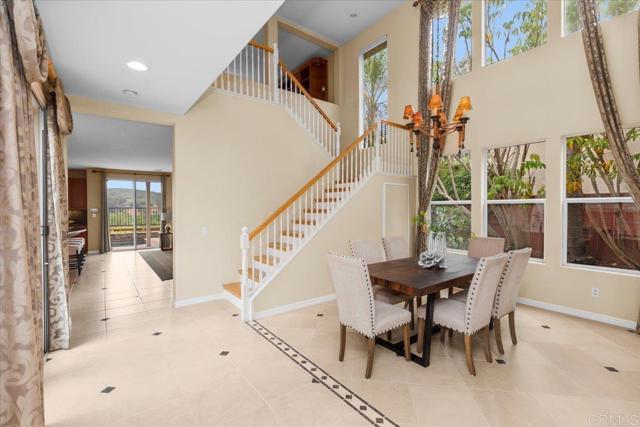 320 Crownview Ct, San Marcos CA: https://media.crmls.org/mediaz/02b8e540-f818-45f0-b99b-58dd1b32d0e9.jpg