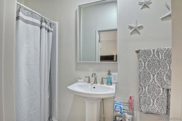 Image 32 of 48 For 993 Hawthorne Creek Dr