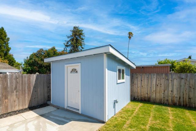27846 Dolphin Lane, Hayward CA: https://media.crmls.org/mediaz/02b9ab52-e4cb-4523-a528-a9bf5cb7ea6b.jpg