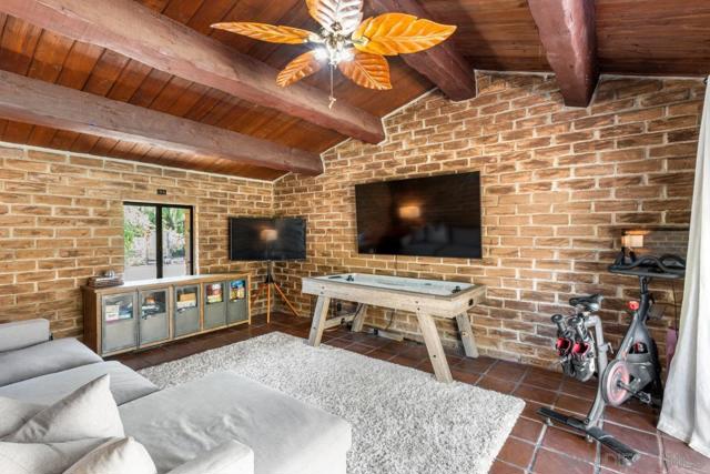18940 Littlefield Lane, Valley Center CA: https://media.crmls.org/mediaz/02b9fa73-5c9e-4462-826c-7d8ece6c64c6.jpg