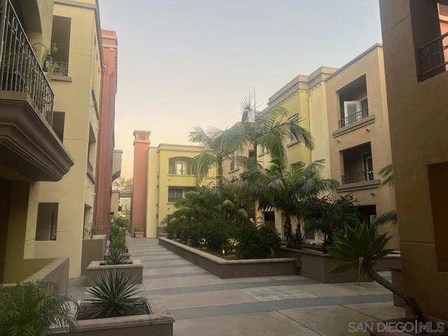 1270 CLEVELAND AVE, San Diego CA: https://media.crmls.org/mediaz/02baf309-76a7-46fc-bd37-0a012e5843ef.jpg