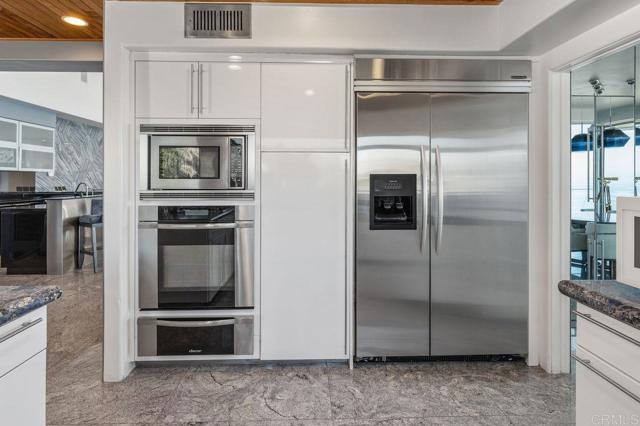 Detail Gallery Image 23 of 47 For 806 4th St, Encinitas,  CA 92024 - 5 Beds | 5/2 Baths