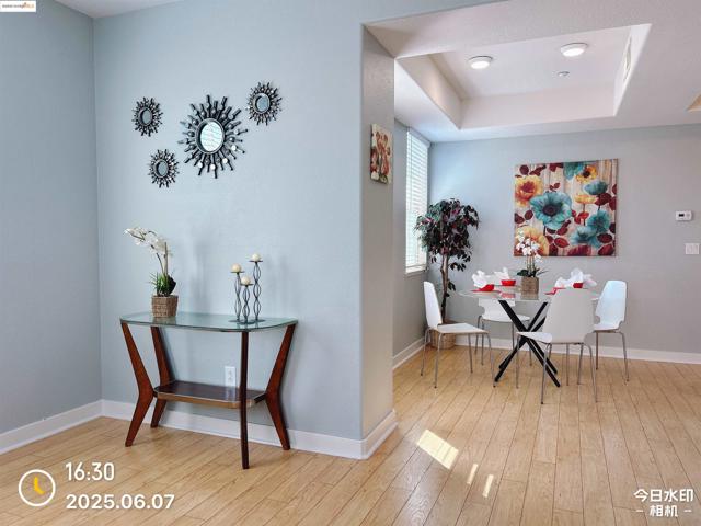 6136 Old Quarry Loop, Oakland CA: https://media.crmls.org/mediaz/02bc7f7b-d214-499a-ae6c-845ab9d6460c.jpg