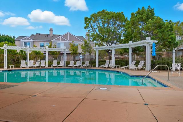 123 Positano Circle, Redwood City CA: https://media.crmls.org/mediaz/02bcb74f-a298-444d-af85-37cc6a3b4289.jpg