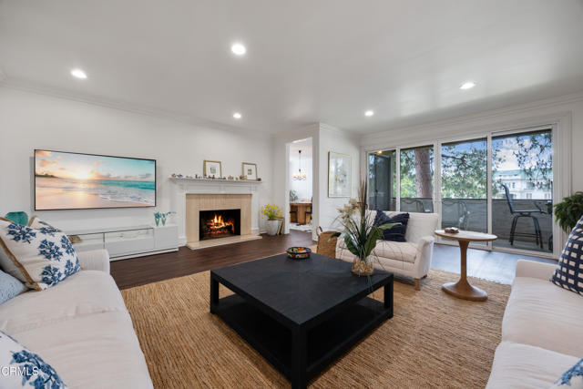 380 S Orange Grove Boulevard, Pasadena CA: https://media.crmls.org/mediaz/02bccd53-74ef-45ba-bf86-7dd92cec06a1.jpg