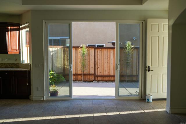 Image 17 of 45 For 417 Cedros Ave