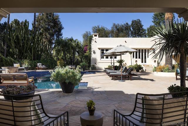 6977 Las Colinas, Rancho Santa Fe CA: https://media.crmls.org/mediaz/02bd45bc-44f5-4eb2-94af-71a0edba194f.jpg