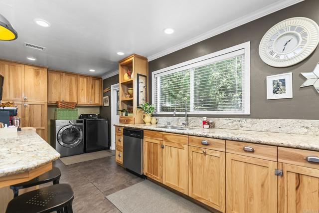 8420 Porter Hill Terrace, La Mesa CA: https://media.crmls.org/mediaz/02bd805f-ca2f-4153-827f-33e572b85ad0.jpg