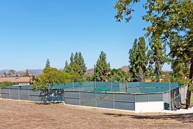 13046 Paseo del Verano, San Diego CA: https://media.crmls.org/mediaz/02bdf441-c313-4f0f-8978-3414bcee0871.jpg