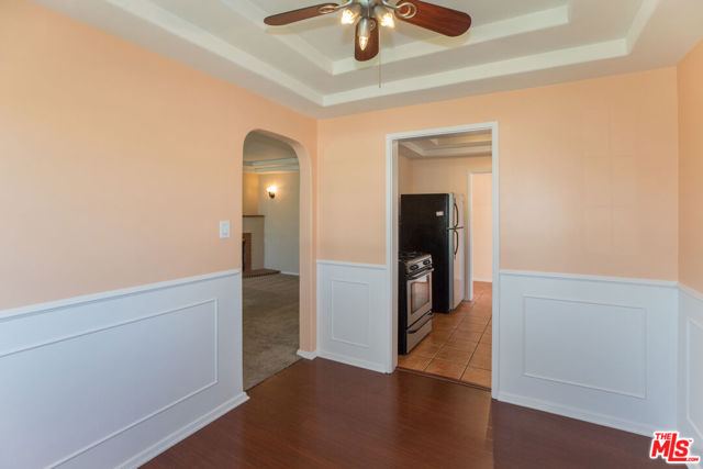 11750 Tennessee Avenue, Los Angeles CA: https://media.crmls.org/mediaz/02be47c3-eb4e-404e-bb83-607761d02ee4.jpg