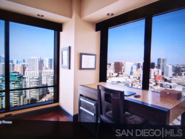 100 Harbor Dr, San Diego CA: https://media.crmls.org/mediaz/02be7dbd-fc14-4301-9d21-c70ef7a87c1e.jpg