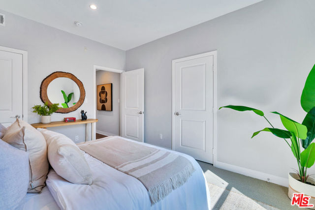 7100 Playa Vista Drive, Playa Vista CA: https://media.crmls.org/mediaz/02bede32-9cdb-4dad-b639-ebcdc5f0abfe.jpg