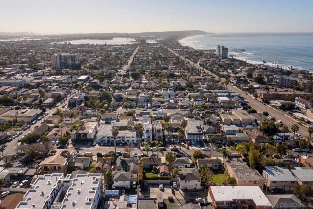 851 53 Sapphire, San Diego CA: https://media.crmls.org/mediaz/02c058be-3428-4ce0-a92f-8aac2cdcee3b.jpg