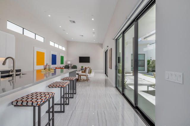 151 Holliday Way, Palm Springs CA: https://media.crmls.org/mediaz/02c0ac10-d470-4692-9584-7a3ff440fff9.jpg