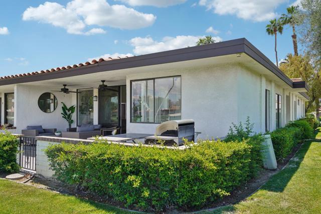 10 Padron Way, Rancho Mirage CA: https://media.crmls.org/mediaz/02c18027-3466-43f5-9a72-e873e0c6674c.jpg