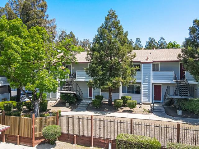 29629 Mountain Oak Court, Hayward CA: https://media.crmls.org/mediaz/02c2241d-1523-4851-9a6d-28c0ea94e1db.jpg