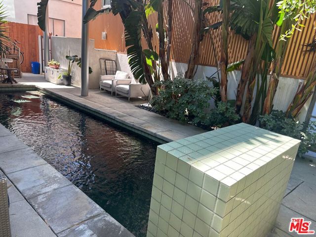 2452 Penmar Avenue, Venice CA: https://media.crmls.org/mediaz/02c2dbec-822b-44fb-b403-b9ec2b21397e.jpg