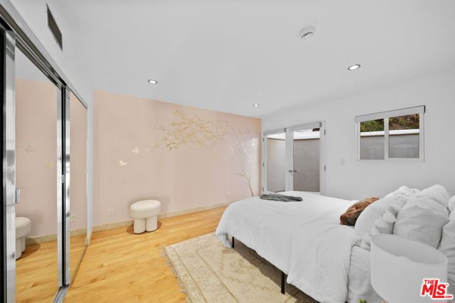 3111 Belden Drive, Los Angeles CA: https://media.crmls.org/mediaz/02c2ebf3-b331-4189-8632-502f2c37598d.jpg