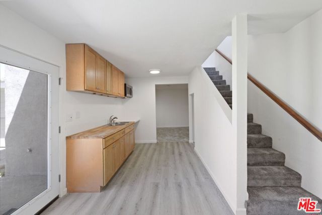 2926 S West View Street, Los Angeles CA: https://media.crmls.org/mediaz/02c357d6-cfe1-481b-9e44-164a811b2fec.jpg