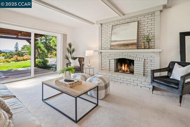 681 Rock Oak Rd, Walnut Creek CA: https://media.crmls.org/mediaz/02c3cb7a-7ee2-4074-a0c0-abba18389489.jpg