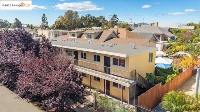 2011 Rutherford, Oakland CA: https://media.crmls.org/mediaz/02c40164-561d-4cac-ae42-d1f6f78dd230.jpg