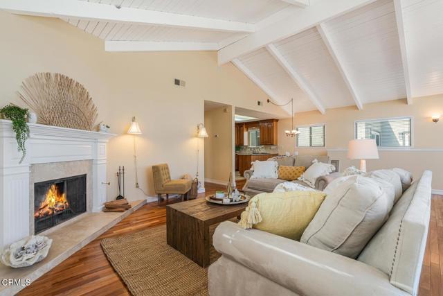3233 Playa Court, Oxnard CA: https://media.crmls.org/mediaz/02c478a5-1b6d-438b-8b51-bbe37caf1250.jpg