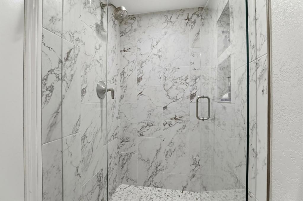 https://media.crmls.org/mediaz/02c4b278-bddb-41c5-a925-d7a3fe48b2b2.jpg?preset=X-Large
