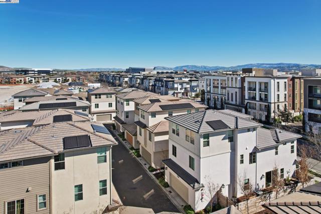 5623 Central Pkwy, Dublin CA: https://media.crmls.org/mediaz/02c51b53-666b-4322-a108-7c76636144ed.jpg
