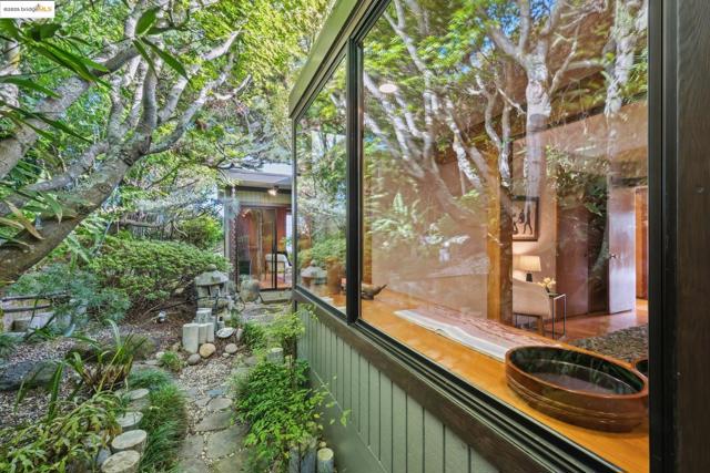 7046 Cutting Blvd, El Cerrito CA: https://media.crmls.org/mediaz/02c54471-68f9-4292-8118-82cd75a7ad14.jpg