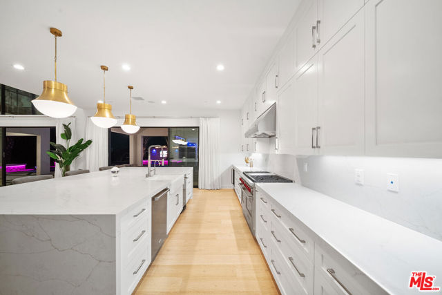 20216 W Albion Way, Porter Ranch CA: https://media.crmls.org/mediaz/02c5999a-5d97-4227-a9a0-4a41f89b240b.jpg