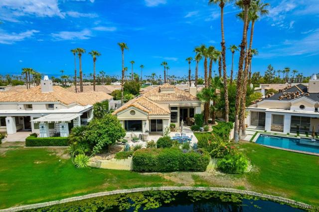 55649 Pinehurst, La Quinta CA: https://media.crmls.org/mediaz/02c5a084-667e-4f5b-8952-76b092c96bf6.jpg