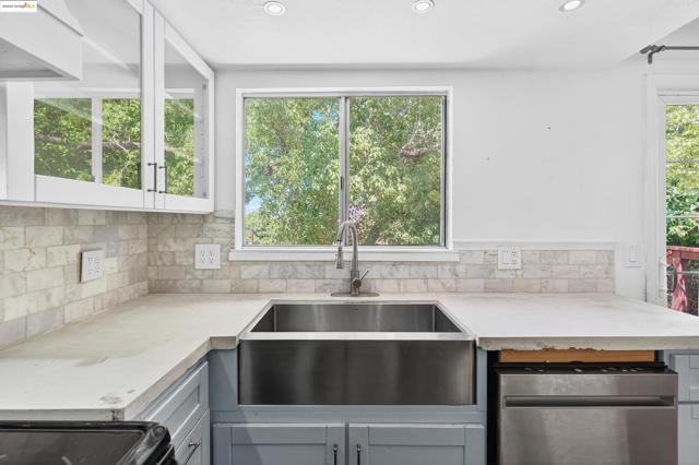 41 Corte Dorado Ct., Benicia CA: https://media.crmls.org/mediaz/02c62cc1-189e-4fe6-895d-53ed6ee2002f.jpg