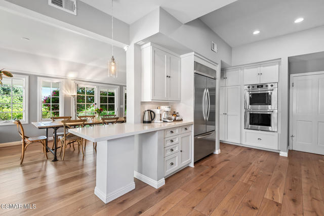 4498 Rayburn Street, Westlake Village CA: https://media.crmls.org/mediaz/02c62fe2-e392-47fe-be83-2cfec6aff224.jpg