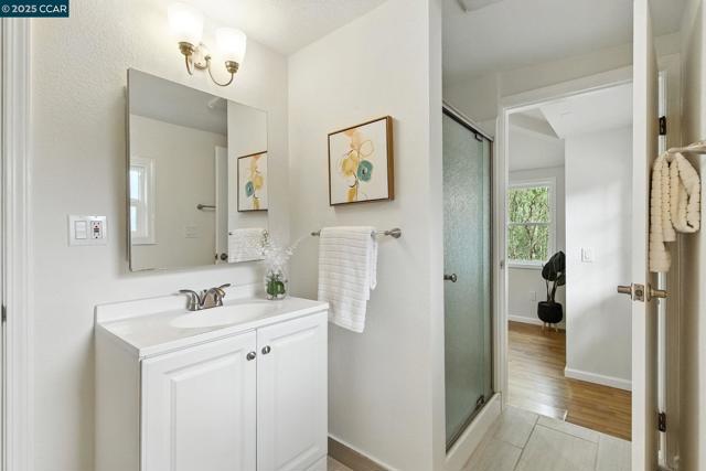 122 Stein Way, Orinda CA: https://media.crmls.org/mediaz/02c69b82-d76c-435e-89ef-ca91662831d4.jpg