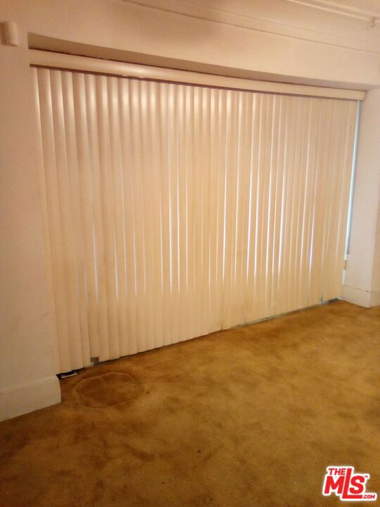 815 W 50th Street, Los Angeles CA: https://media.crmls.org/mediaz/02c76c69-531a-42c6-8833-437822b35104.jpg