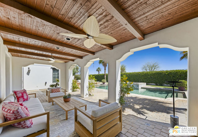 27 Cassis Circle, Rancho Mirage CA: https://media.crmls.org/mediaz/02c77596-9248-4d0b-8d72-2b0820a70bae.jpg