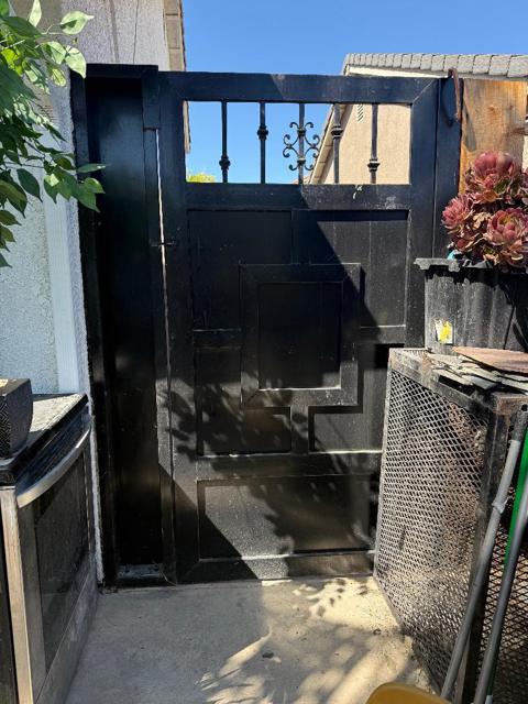 675 Pinot Noir Court, Los Banos CA: https://media.crmls.org/mediaz/02c7d263-5a8a-4212-8606-a113022ec2f7.jpg