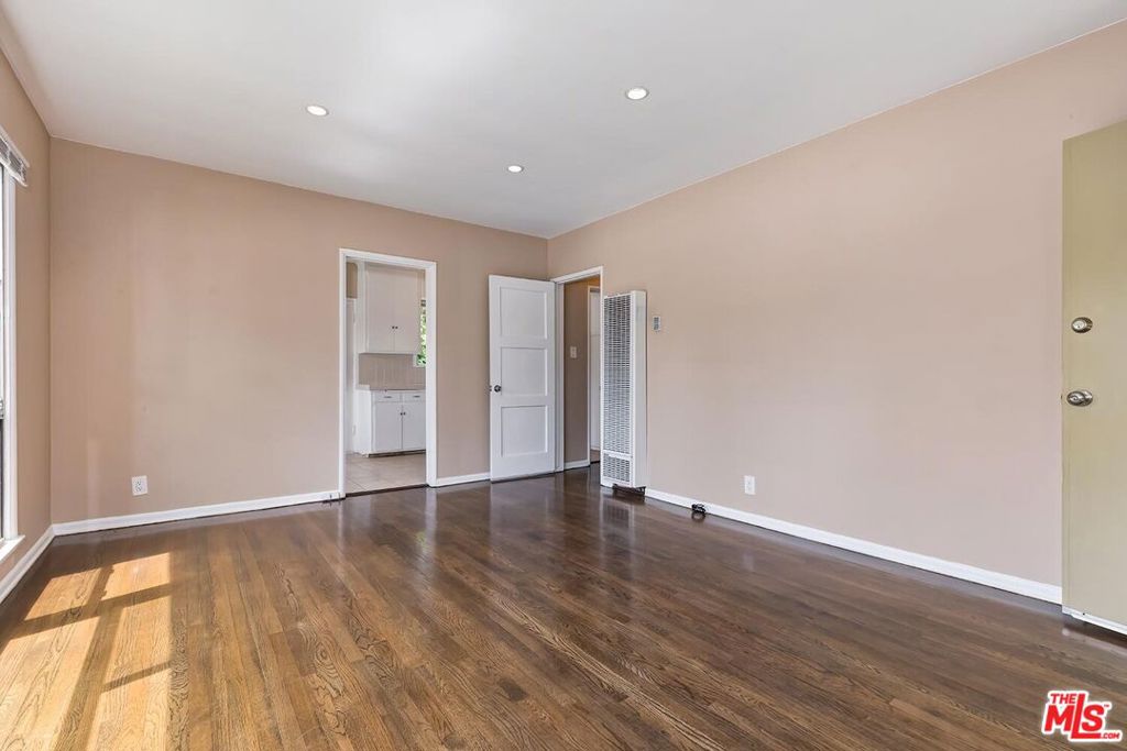 MLS #25548317 image #21
