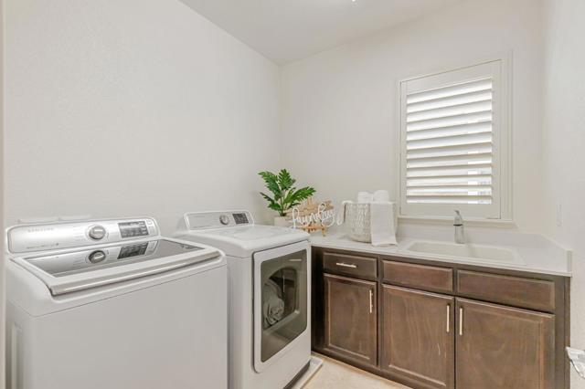 1188 Viognier Way, Gilroy CA: https://media.crmls.org/mediaz/02c8661e-5fdc-4afe-bc6c-c08c592cdf44.jpg