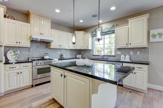 Image 34 of 60 For 3956 Jordan Ranch Dr