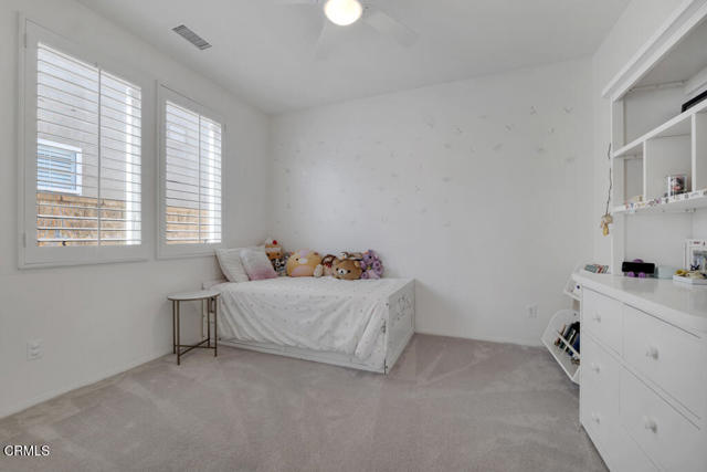 11806 Ricasoli Way, Porter Ranch CA: https://media.crmls.org/mediaz/02c8b745-e6ae-4323-872f-60aebf02ae0f.jpg