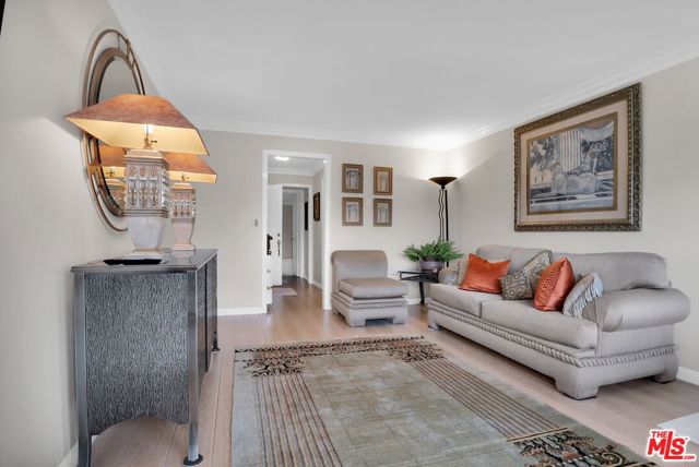 2308 Schader Drive, Santa Monica CA: https://media.crmls.org/mediaz/02c8e356-4851-4628-98e3-cb09ba50be69.jpg