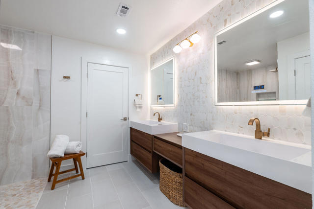 1125 E Sunny Dunes Road, Palm Springs CA: https://media.crmls.org/mediaz/02c91917-99d1-4fc6-a90a-c0f73d74facc.jpg