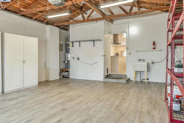 947 Crane Ave, Foster City CA: https://media.crmls.org/mediaz/02c9457a-305e-42bb-917a-3c1d90b1fdcf.jpg