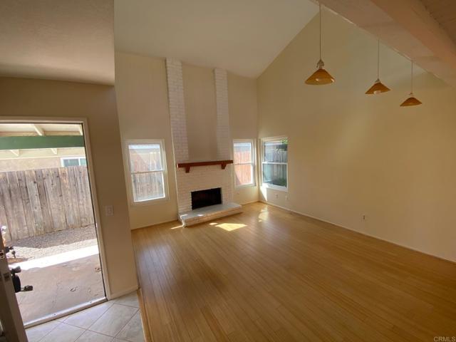 Detail Gallery Image 5 of 16 For 2265 Charise St, Escondido,  CA 92025 - 3 Beds | 2/1 Baths